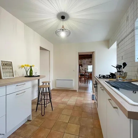 Maison De Caractere Pres Du De Rabodanges, Ideale Pour Familles - Fr-1-497-237 *