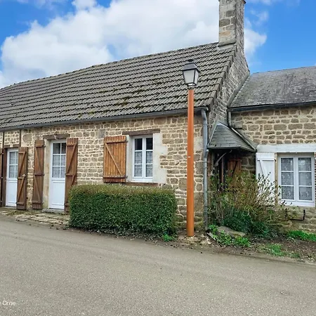 Casa de Campo Maison De Caractere Pres Du De Rabodanges, Ideale Pour Familles - Fr-1-497-237
